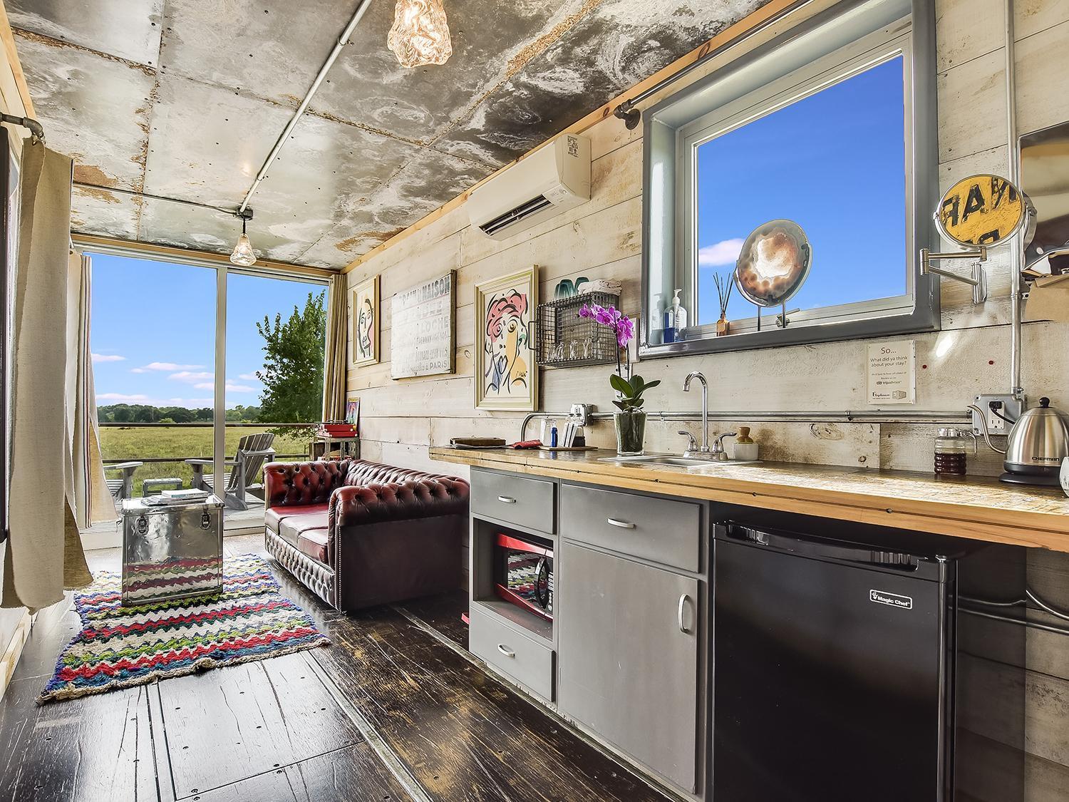 Flophouze Shipping Container Hotel Round Top Eksteriør billede